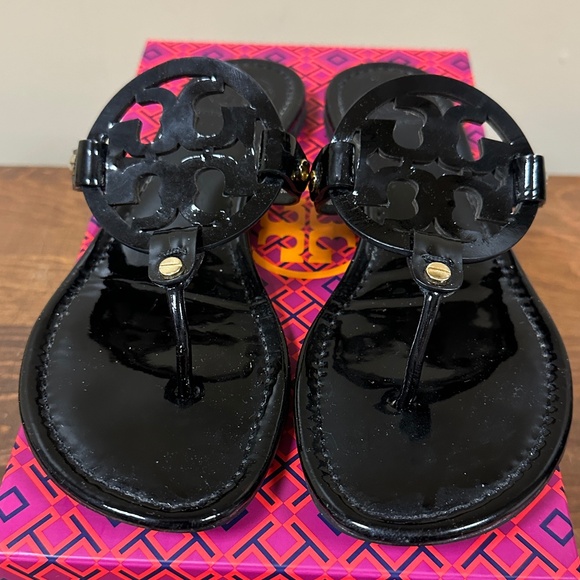 Tory Burch Miller Printed Patent Leather Sandal - Size 9 - Picture 2 of 9